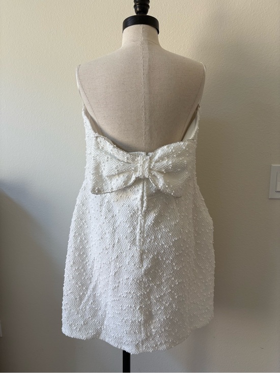 Francesca's Collections Dresses & Skirts - Francesca’s | White Strapless Bow Back Mini Dress